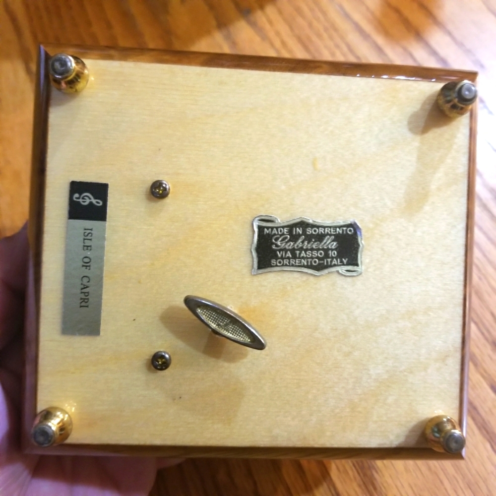 Vintage Italian Music Box - Picture 5 of 12